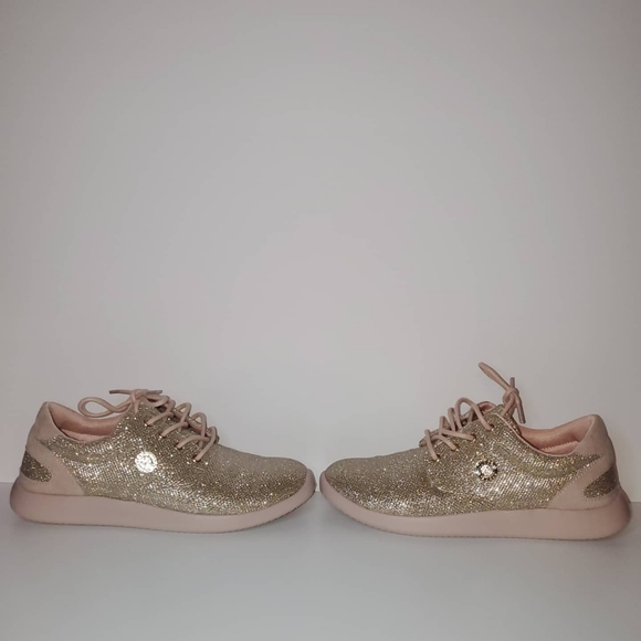 GUESS Gavin Sneakers - Picture 3 of 7